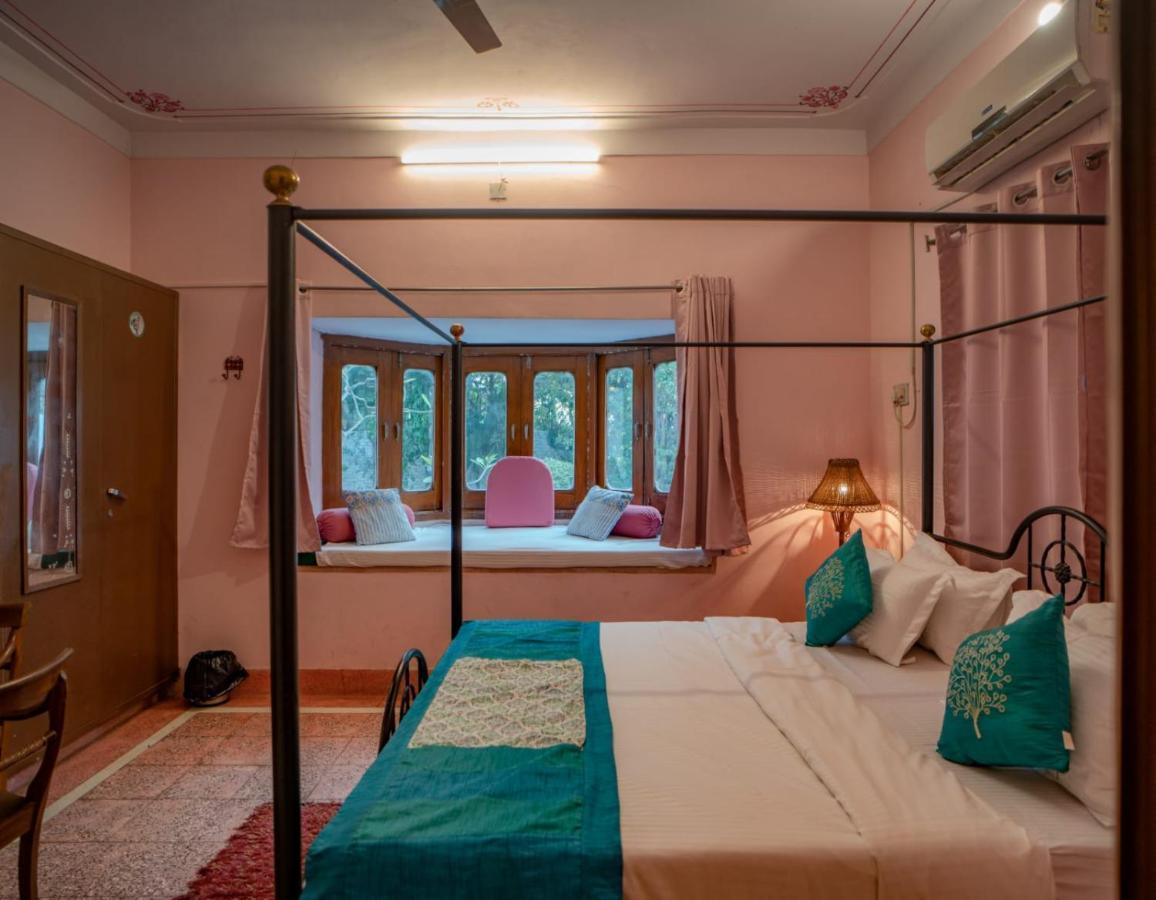 אודייפור Hotel Ambavgarh Palace מראה חיצוני תמונה