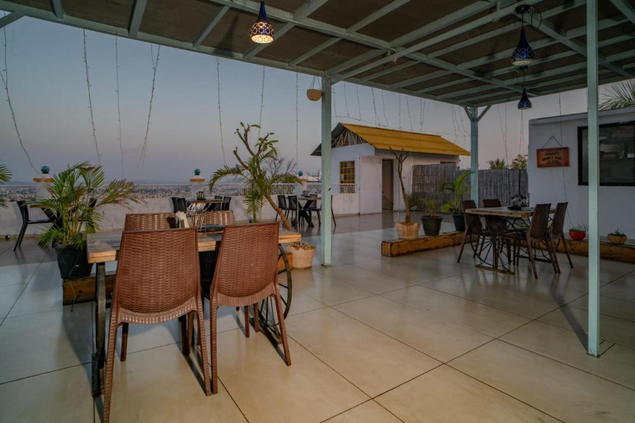 אודייפור Hotel Ambavgarh Palace מראה חיצוני תמונה