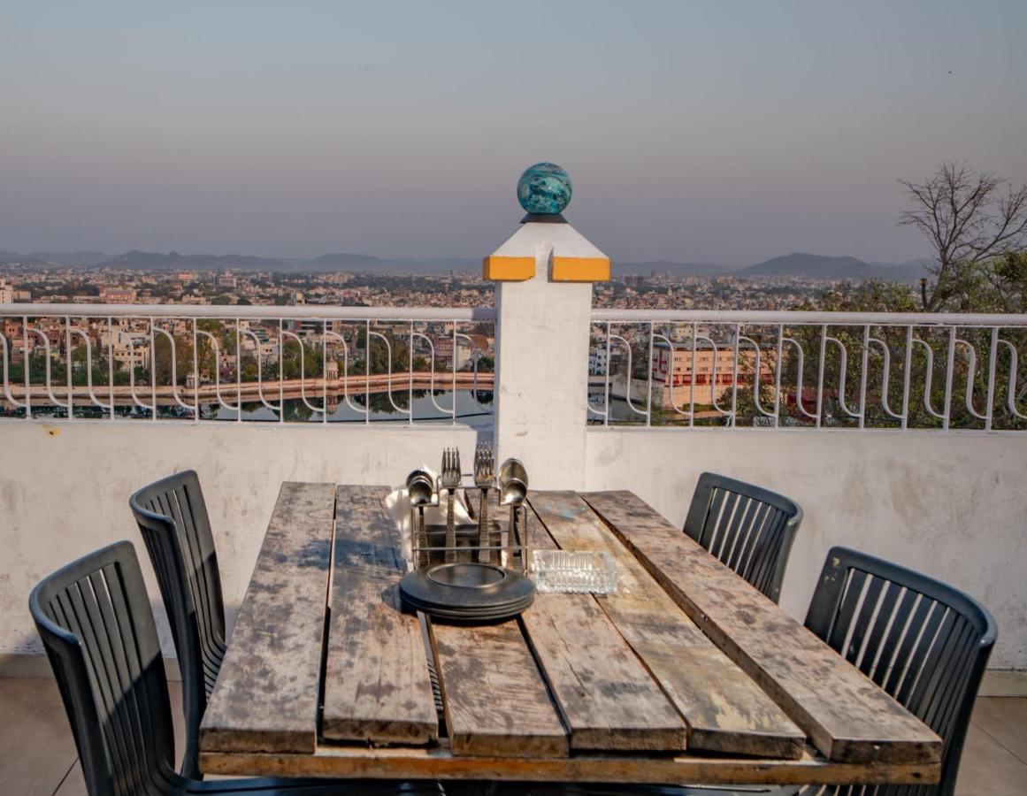 אודייפור Hotel Ambavgarh Palace מראה חיצוני תמונה