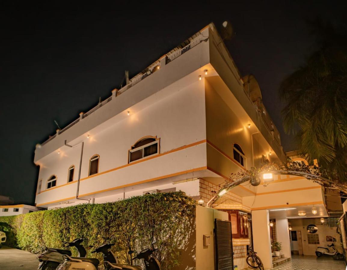 אודייפור Hotel Ambavgarh Palace מראה חיצוני תמונה