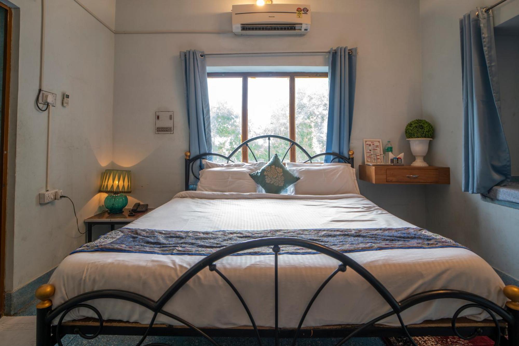 אודייפור Hotel Ambavgarh Palace מראה חיצוני תמונה