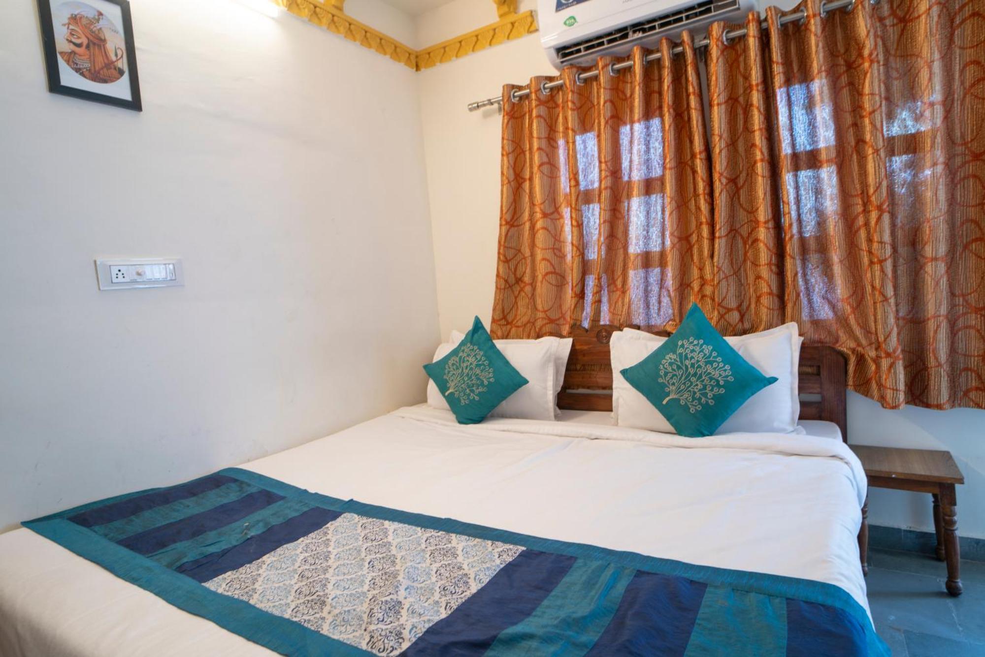 אודייפור Hotel Ambavgarh Palace מראה חיצוני תמונה