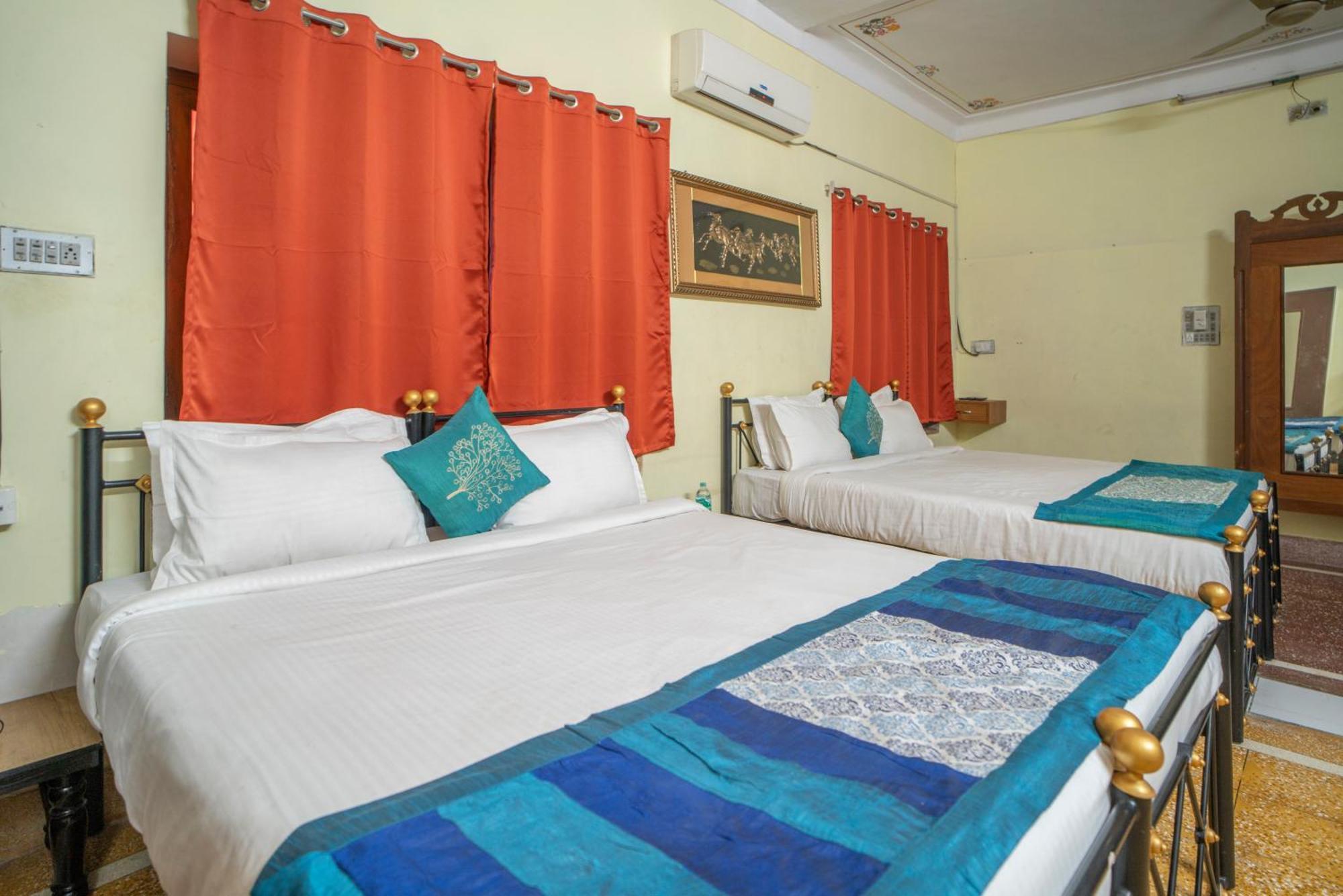 אודייפור Hotel Ambavgarh Palace מראה חיצוני תמונה