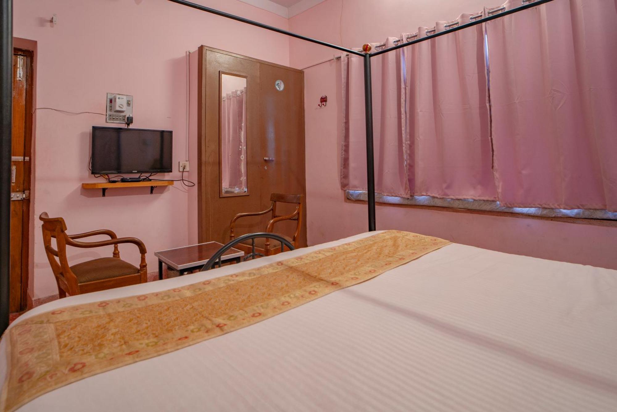 אודייפור Hotel Ambavgarh Palace מראה חיצוני תמונה