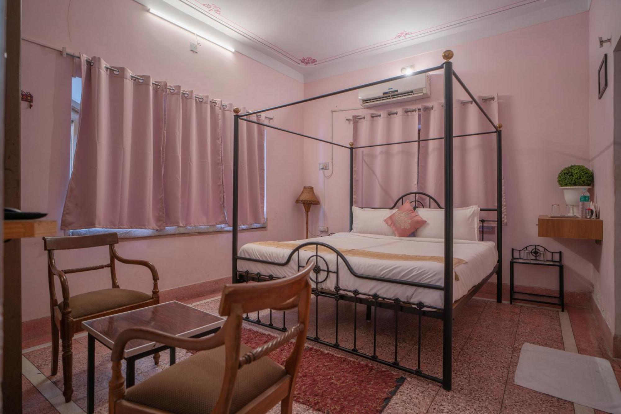 אודייפור Hotel Ambavgarh Palace מראה חיצוני תמונה
