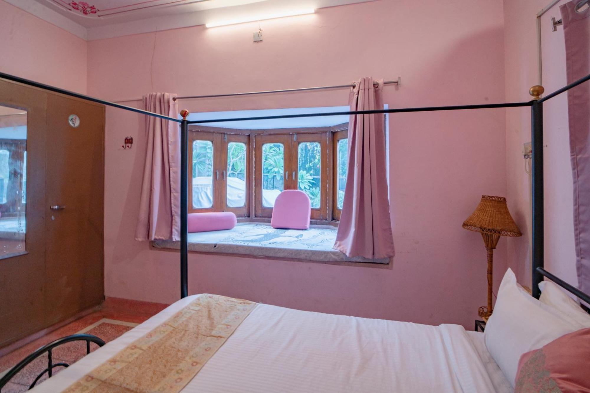 אודייפור Hotel Ambavgarh Palace מראה חיצוני תמונה