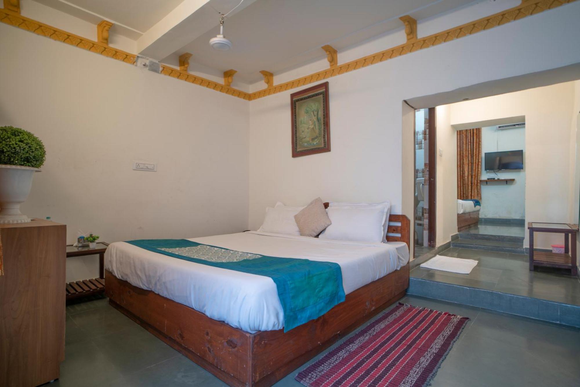 אודייפור Hotel Ambavgarh Palace מראה חיצוני תמונה