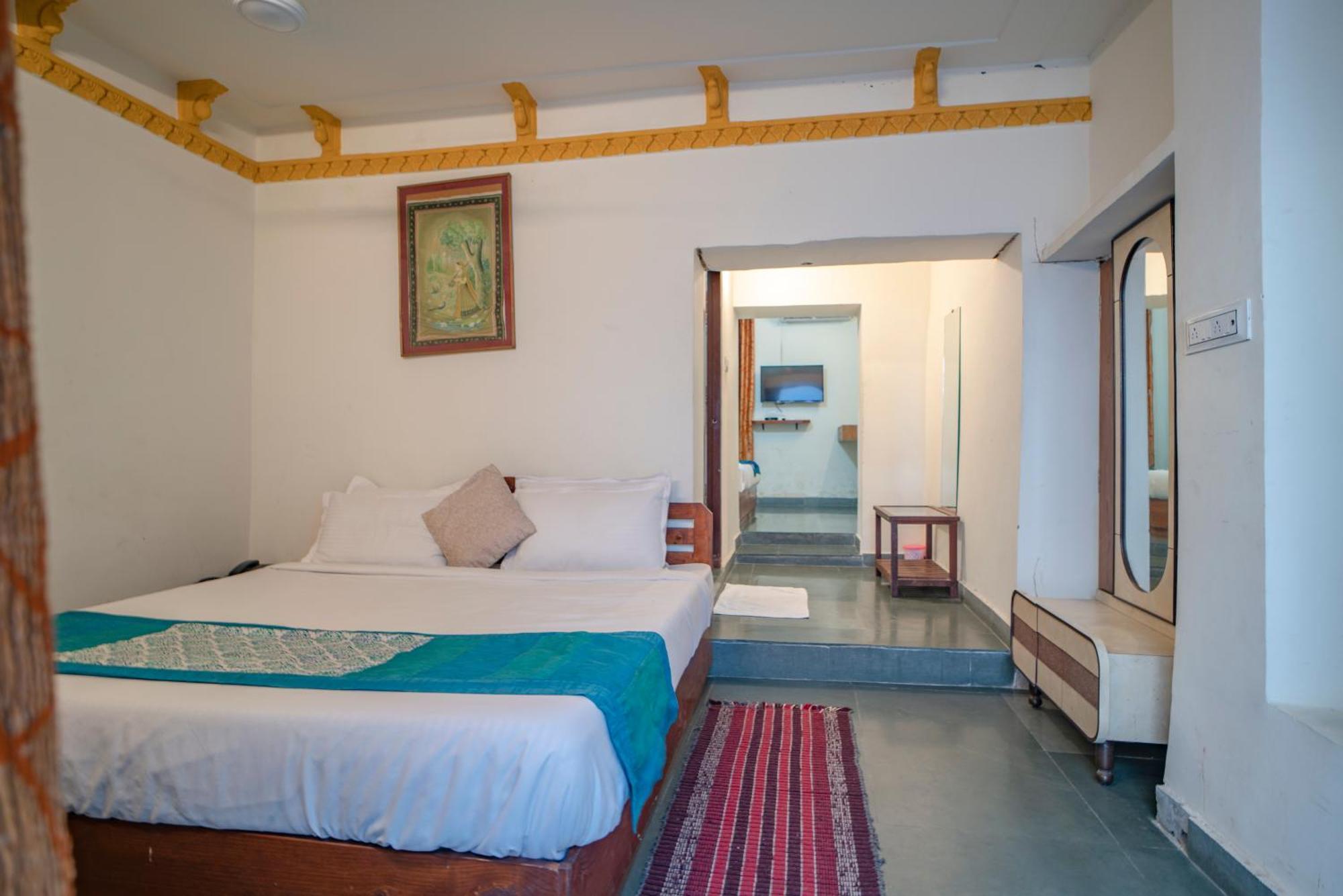 אודייפור Hotel Ambavgarh Palace מראה חיצוני תמונה