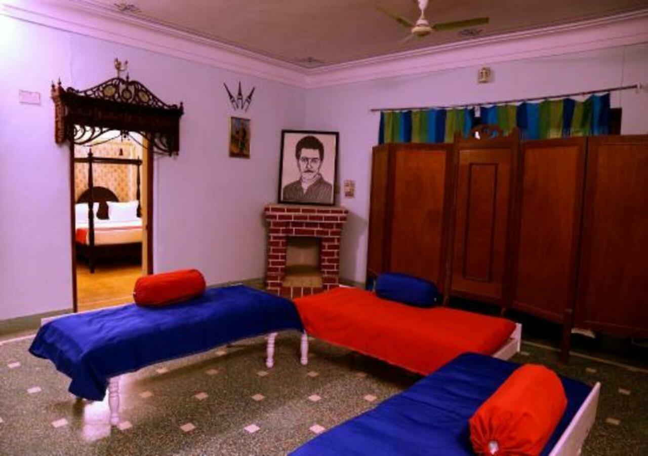אודייפור Hotel Ambavgarh Palace מראה חיצוני תמונה