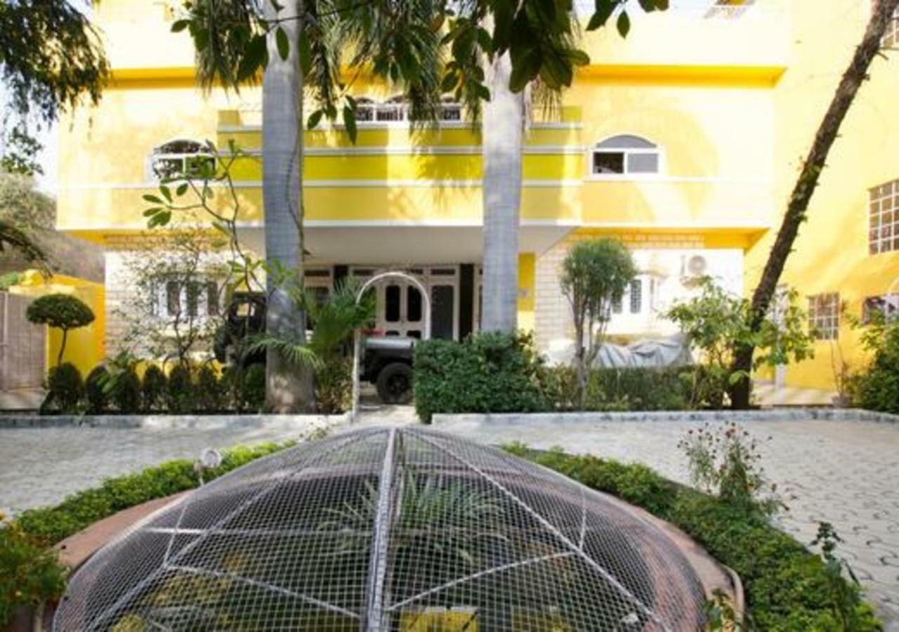 אודייפור Hotel Ambavgarh Palace מראה חיצוני תמונה