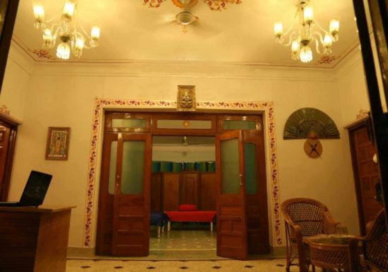 אודייפור Hotel Ambavgarh Palace מראה חיצוני תמונה